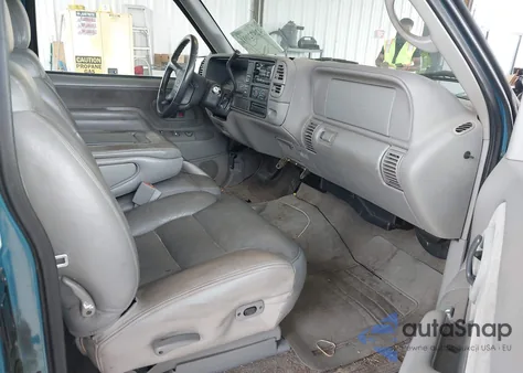 1997 Chevrolet C1500 Fleetside из США, поврежденный, VIN 2GCEC19R7V1289992